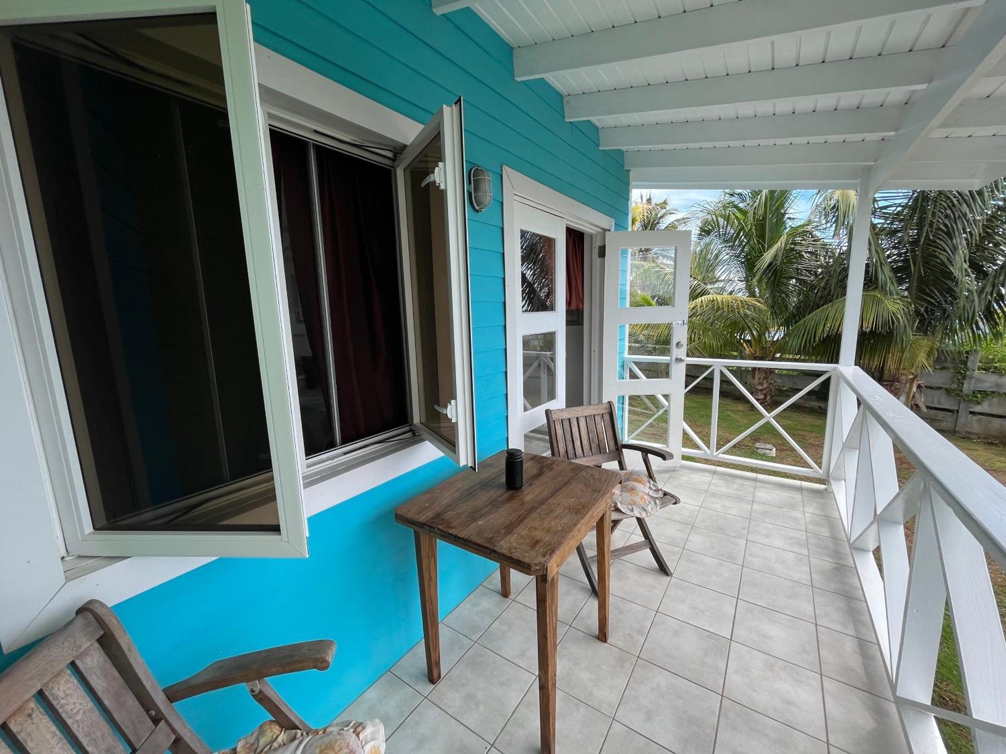 Brighton Village Studio Blu At Waves Villa Guesthouse מראה חיצוני תמונה