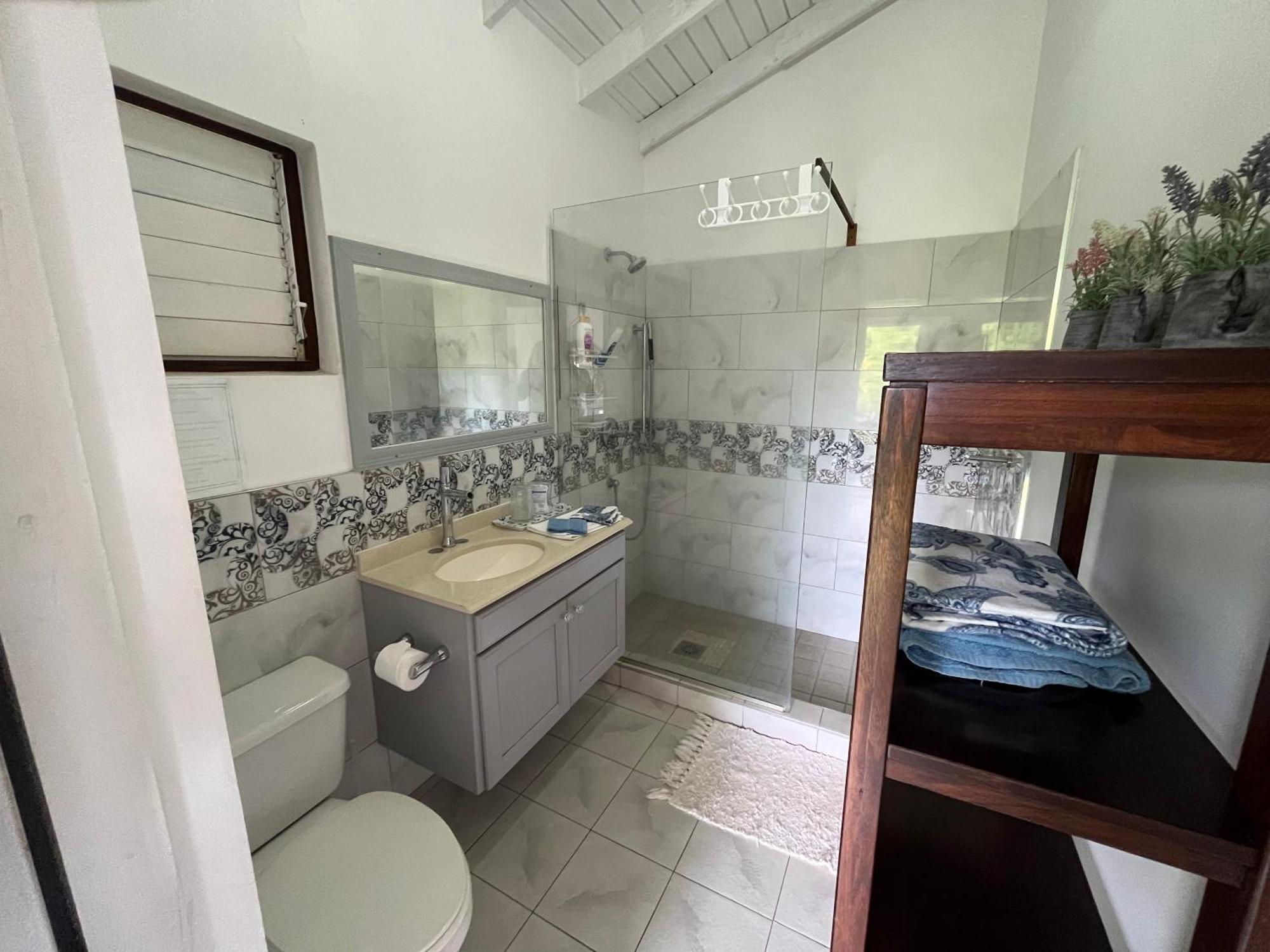 Brighton Village Studio Blu At Waves Villa Guesthouse מראה חיצוני תמונה
