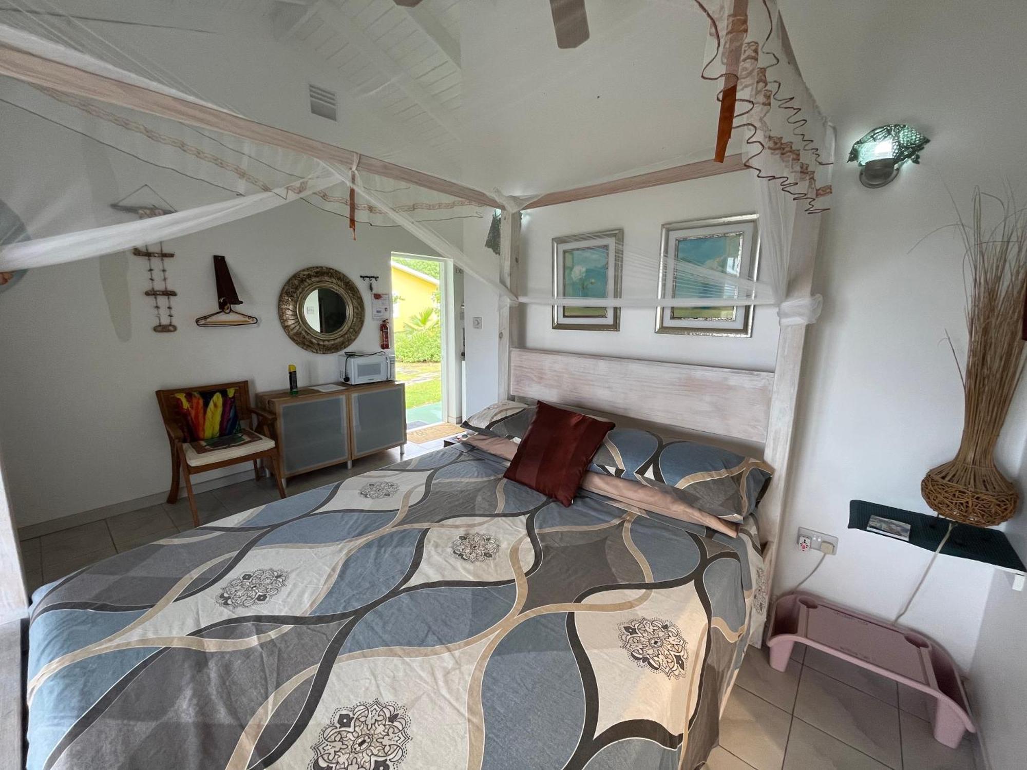 Brighton Village Studio Blu At Waves Villa Guesthouse מראה חיצוני תמונה
